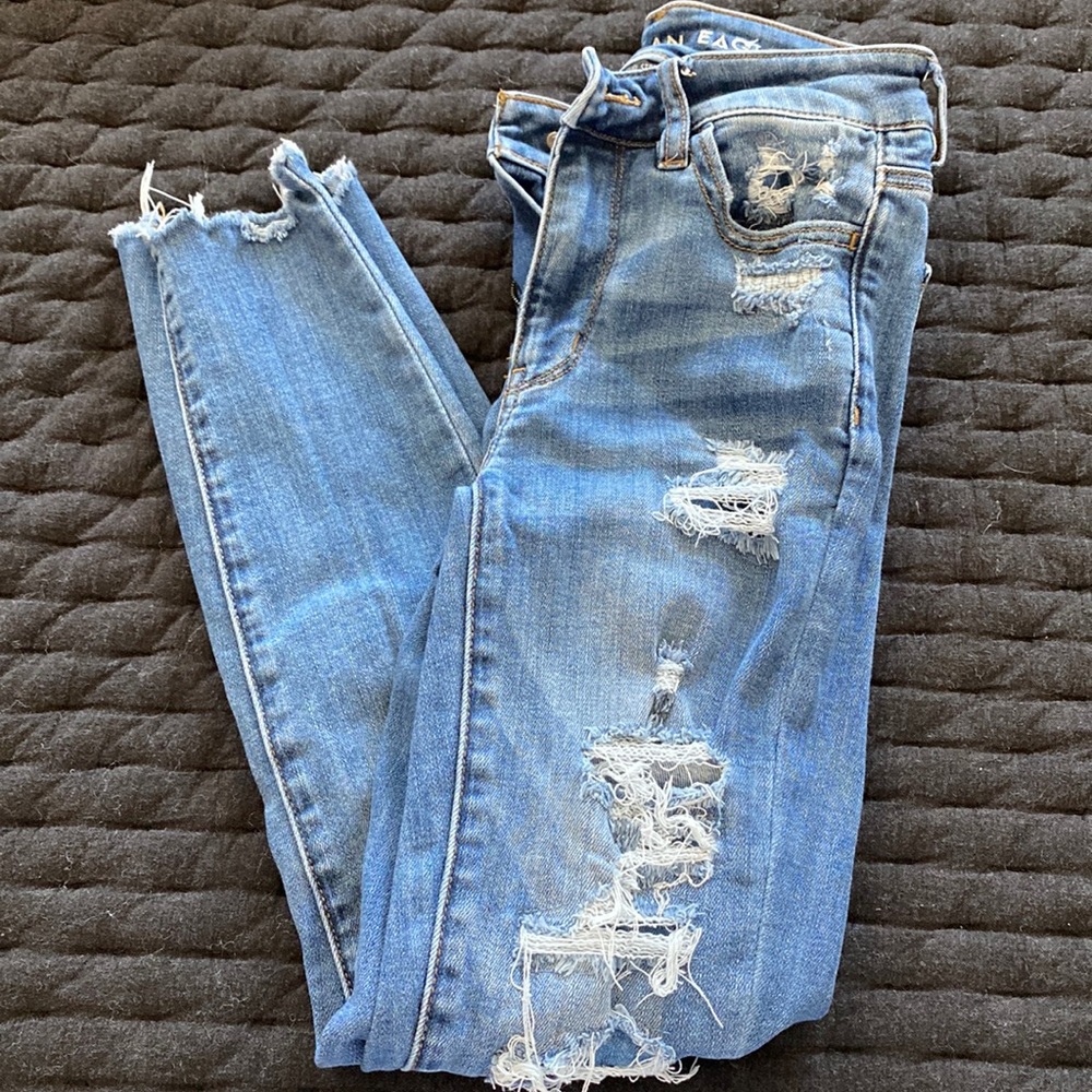 Distressed American Eagle skinny jeans!